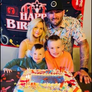 Meet your Posher, Joshua